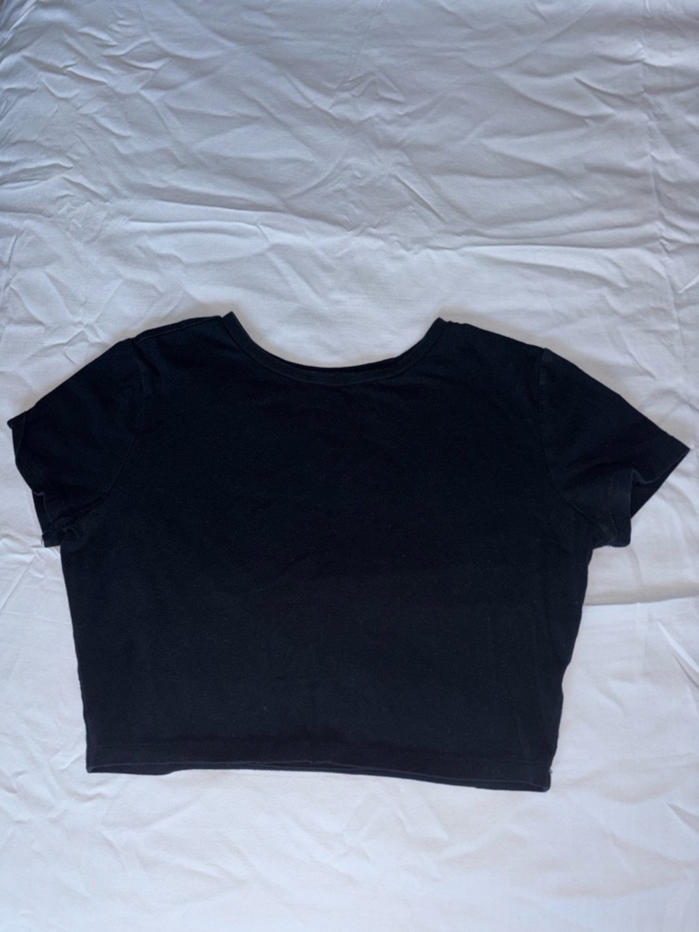 Black cropped tee
